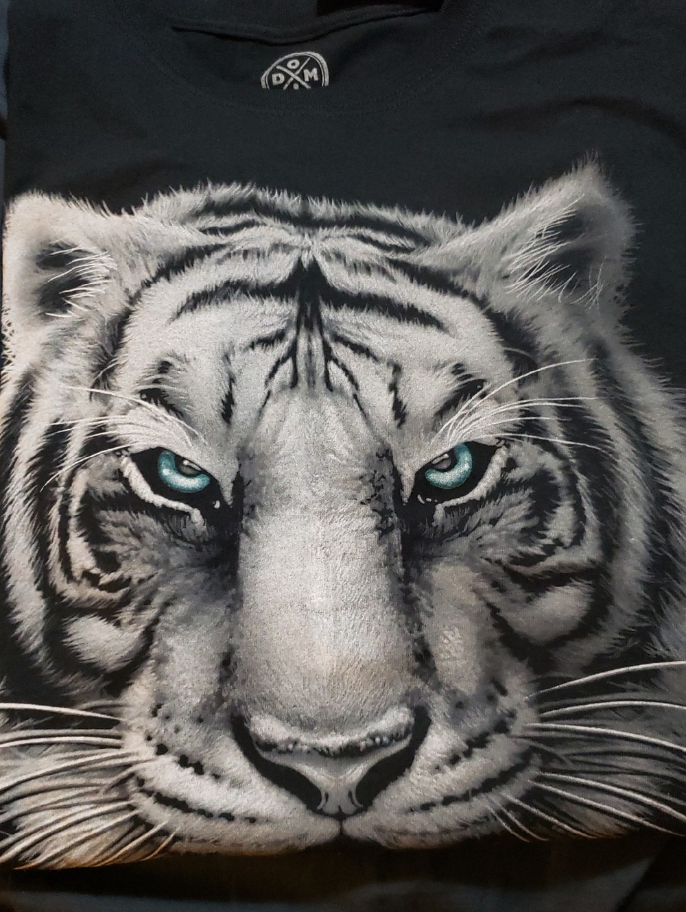 NWT-Black Tiger Graphic Tee with Piercing Eyes sz 3XL